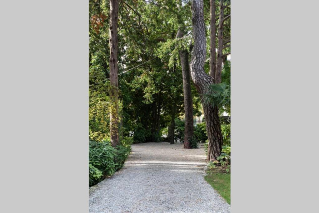 Bilocale Nel Parco Di Villa Erba チェルノッビオ エクステリア 写真
